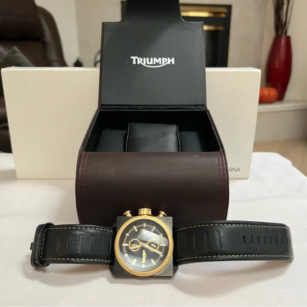 Triumph Motorcycles Men's 3024-05 Scrambler Collection Chronograph Watch - Picture 5 of 8